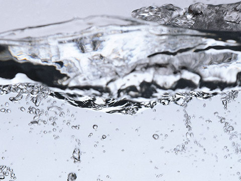 水